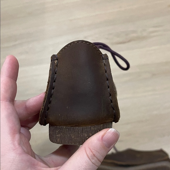 Clarks Brown Leather Chukka Boots with Purple Laces - Picture 4 of 6